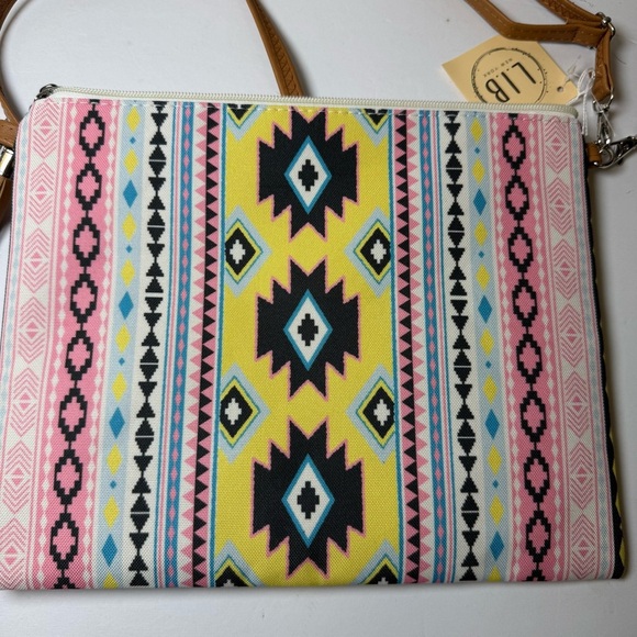 L.I.B. New York Aztec Print Clutch & Cross Body Bag - Picture 4 of 6